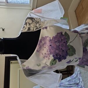 Size 8/10 Light Ivory Bridal Bolero/Jacket/Cover Up w/ beaded lace applique side